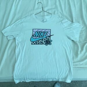 nike t shirt